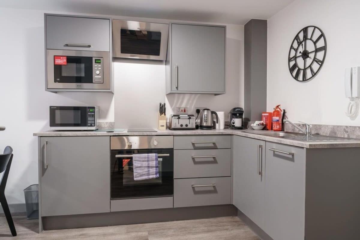 Lovely 1 Bed Apartment In Liverpool Centre Exterior foto