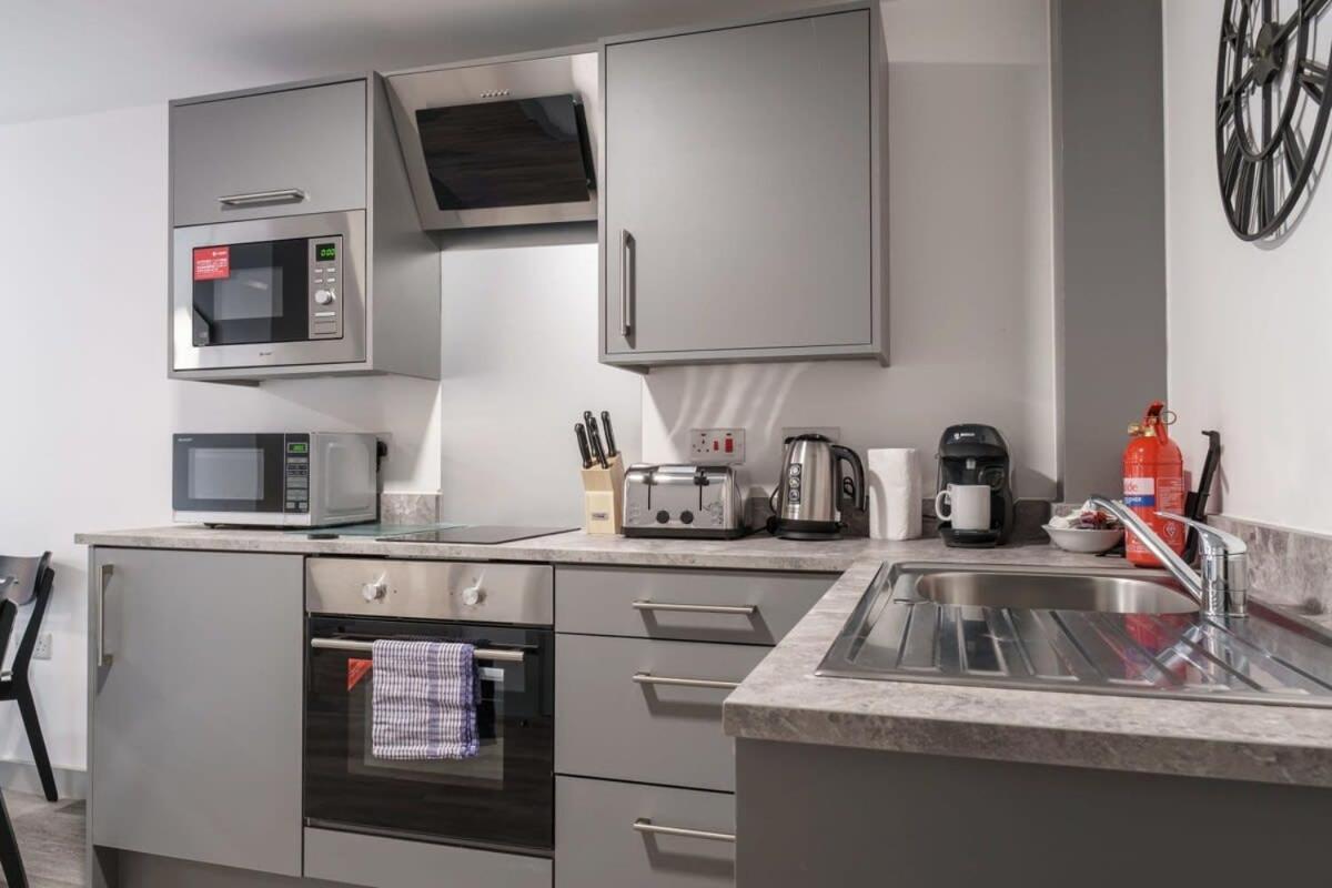 Lovely 1 Bed Apartment In Liverpool Centre Exterior foto