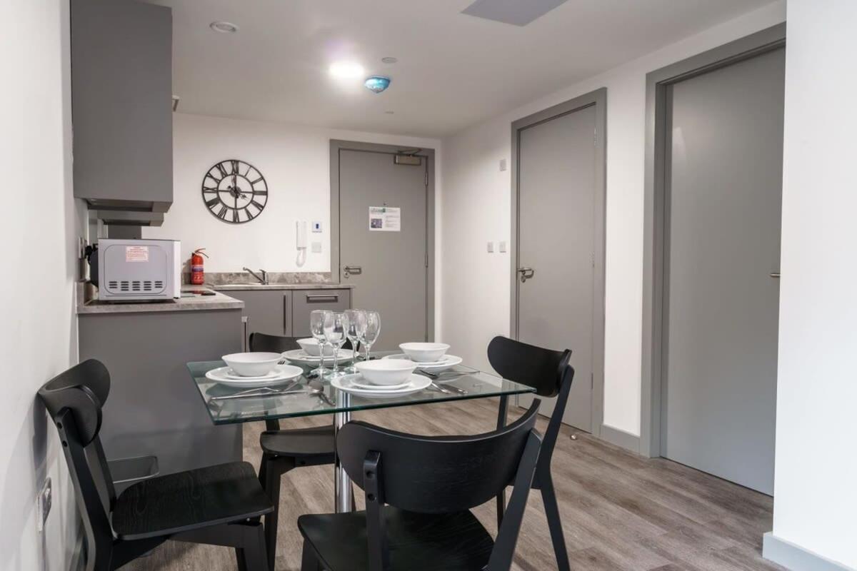 Lovely 1 Bed Apartment In Liverpool Centre Exterior foto