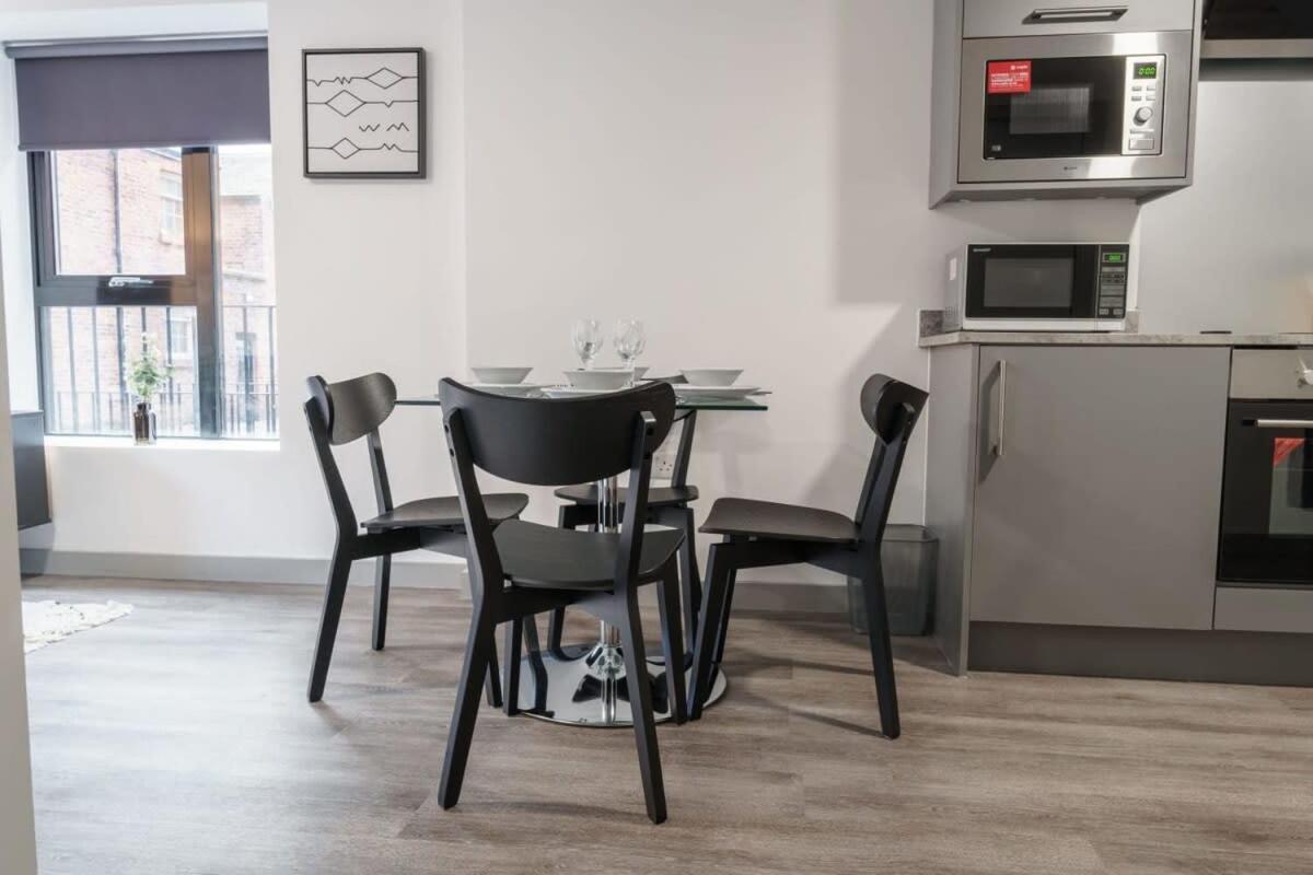 Lovely 1 Bed Apartment In Liverpool Centre Exterior foto